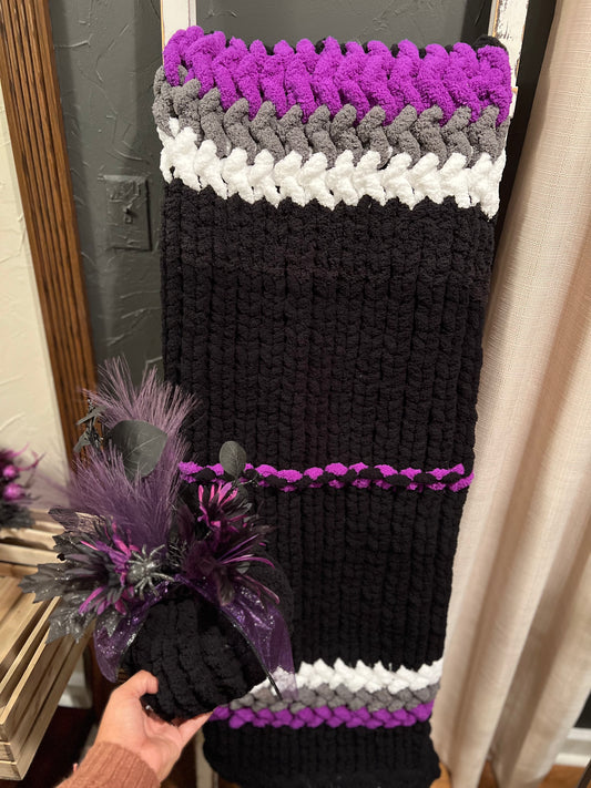 Haunted Mansion Chunky Knit Throw (Large) - Thru the Loops Chunky Knit Creations