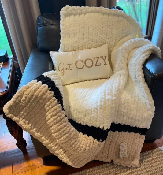 Snickerdoodle Chunky Knit Throw Blanket (Large) - Thru the Loops Chunky Knit Creations