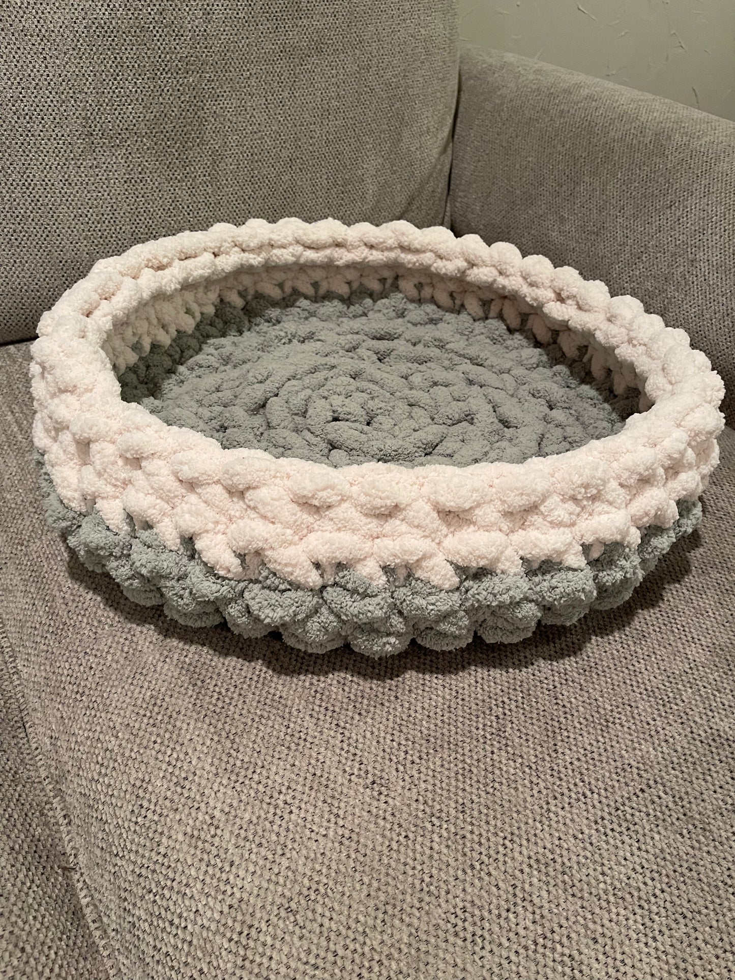 Custom Chunky Knit Pet Bed