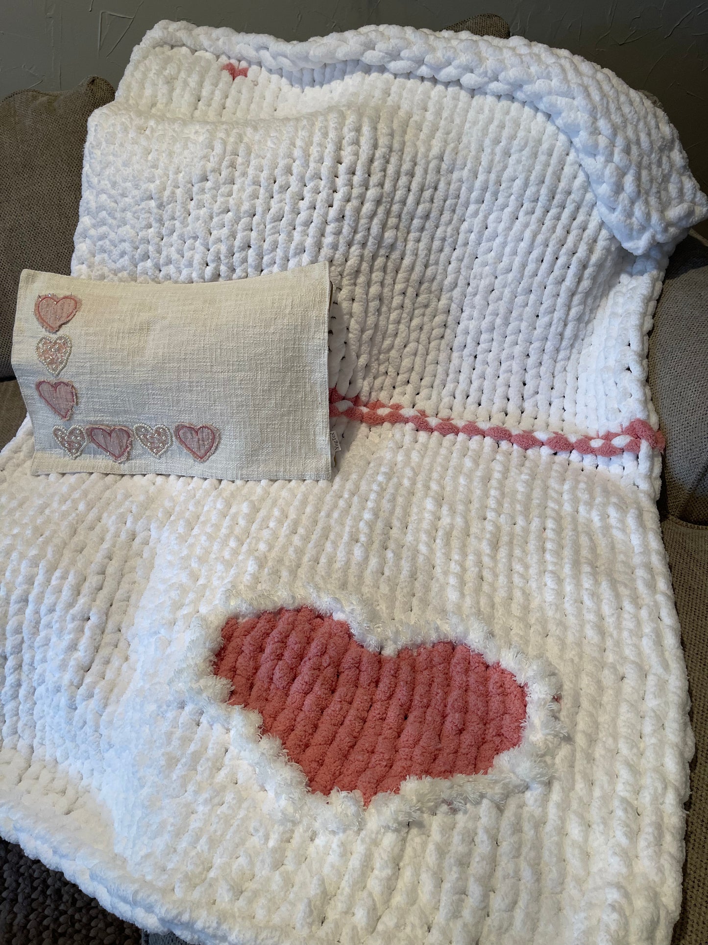 Love Letter Chunky Knit Throw (Large)