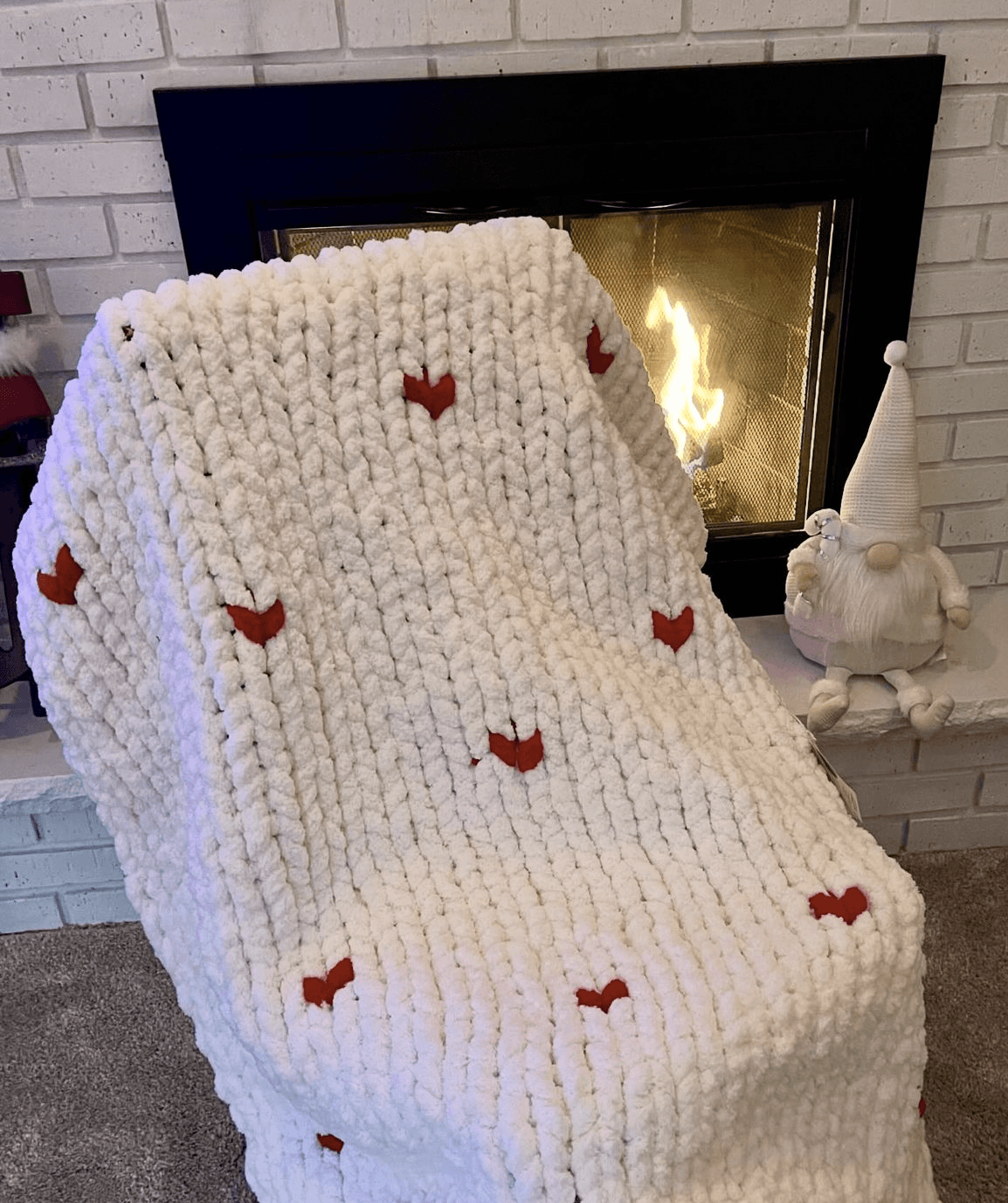 Queen of Hearts Chunky Knit Throw (Large) - Thru the Loops Chunky Knit Creations