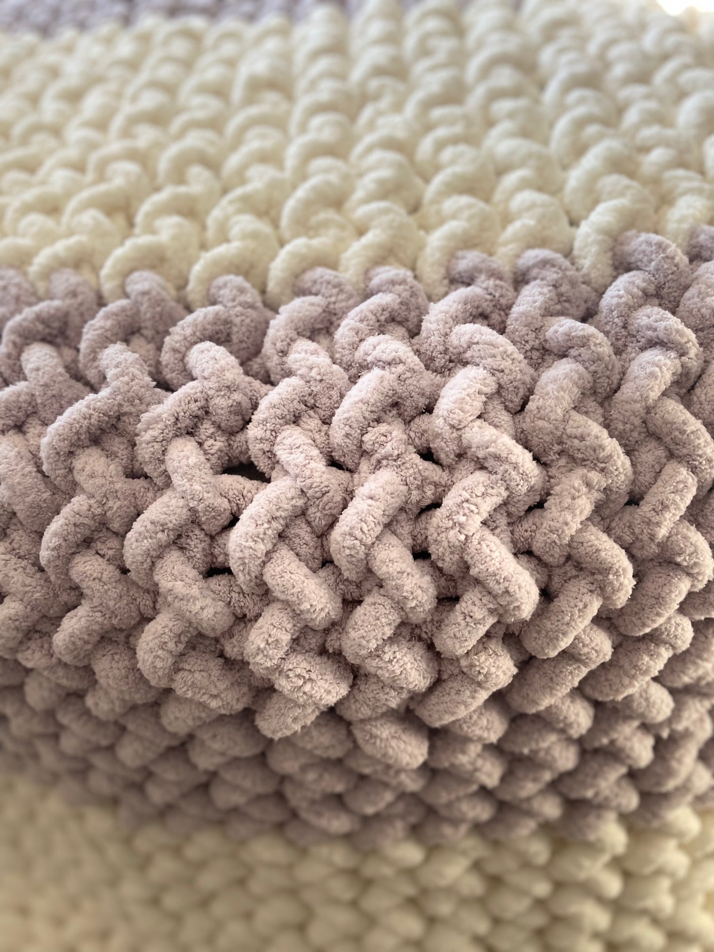 Lilac Dreams Chunky Knit Throw (Large)