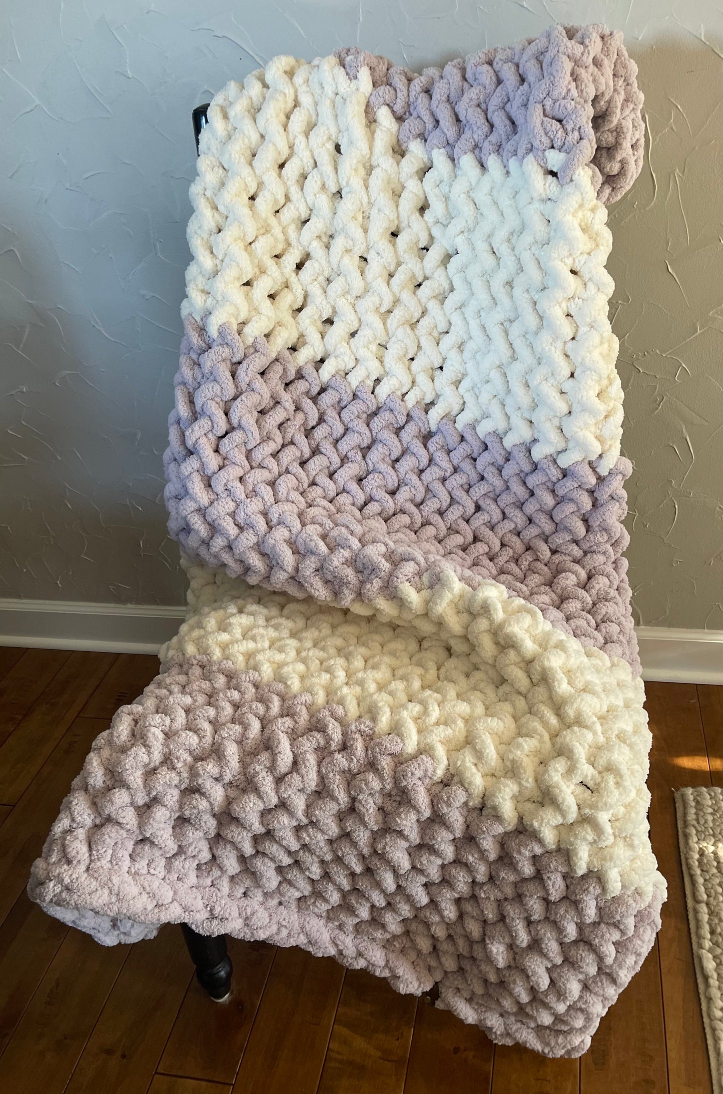 Lilac Dreams Chunky Knit Throw (Large)