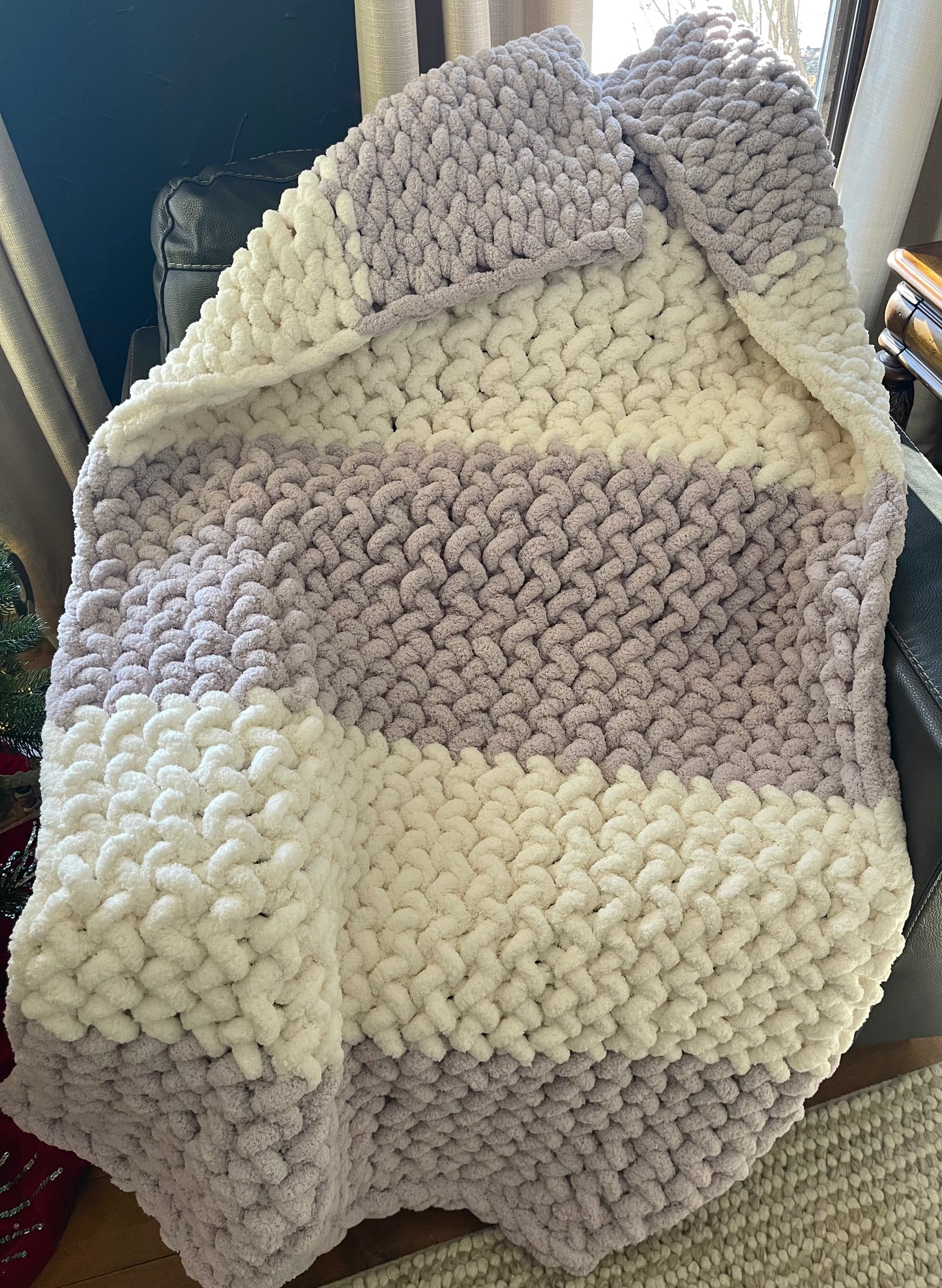 Lilac Dreams Chunky Knit Throw (Large)