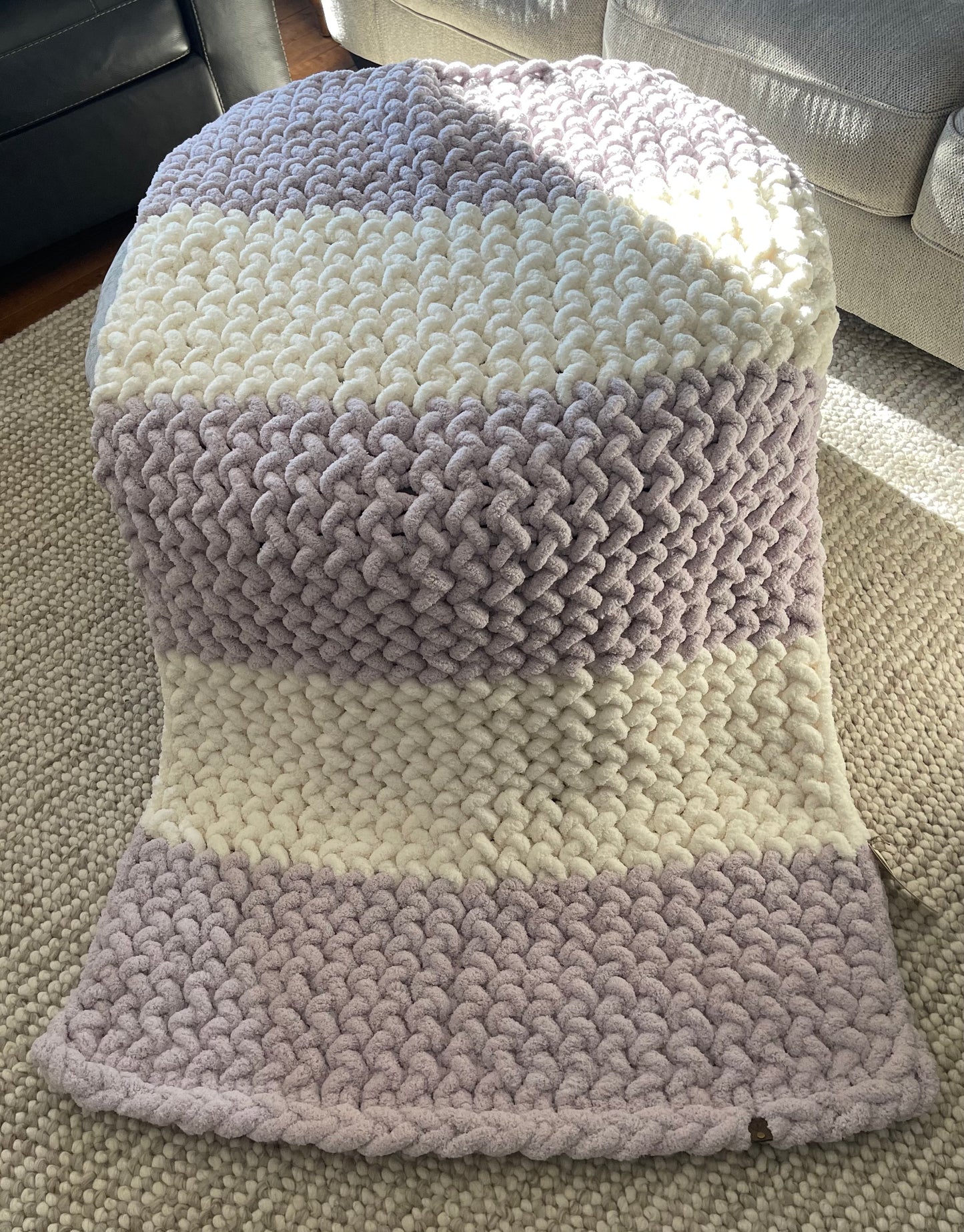 Lilac Dreams Chunky Knit Throw (Large)