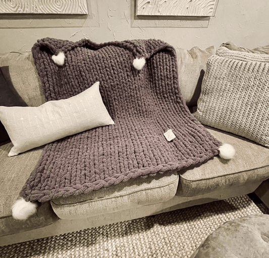 Snowcap Frost Chunky Kit Throw (Large) - Thru the Loops Chunky Knit Creations