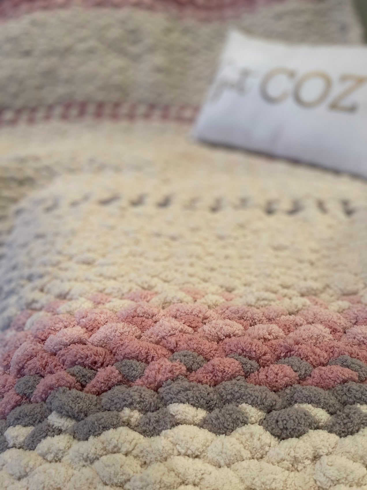 Pretty in Pink Chunky Knit Throw (Large)