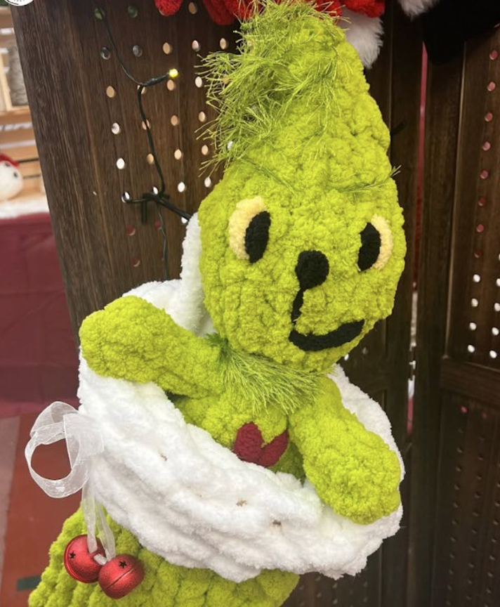 The Grinch - Chunky Knit Plushie/Snuggler