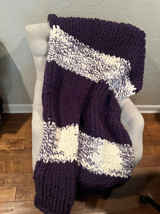 Plum Mist Chunky Knit Throw Blanket (Large)