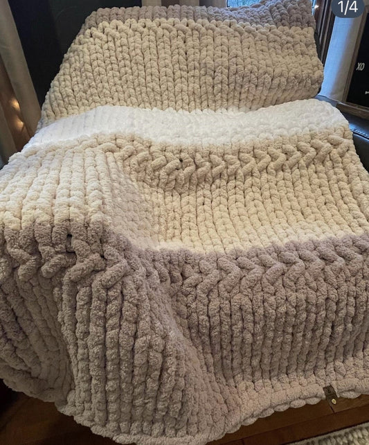 Tiramisu Delight Chunky Knit Throw Blanket (Large)