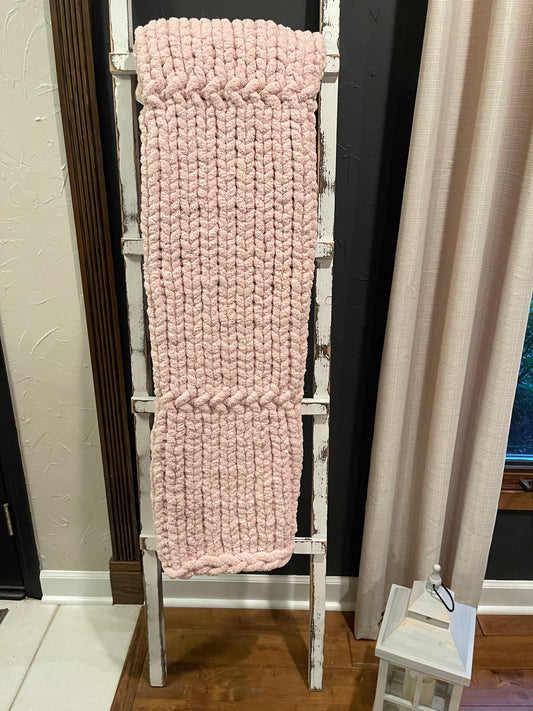 Pink Ladies Chunky Knit Throw Blanket (Large)