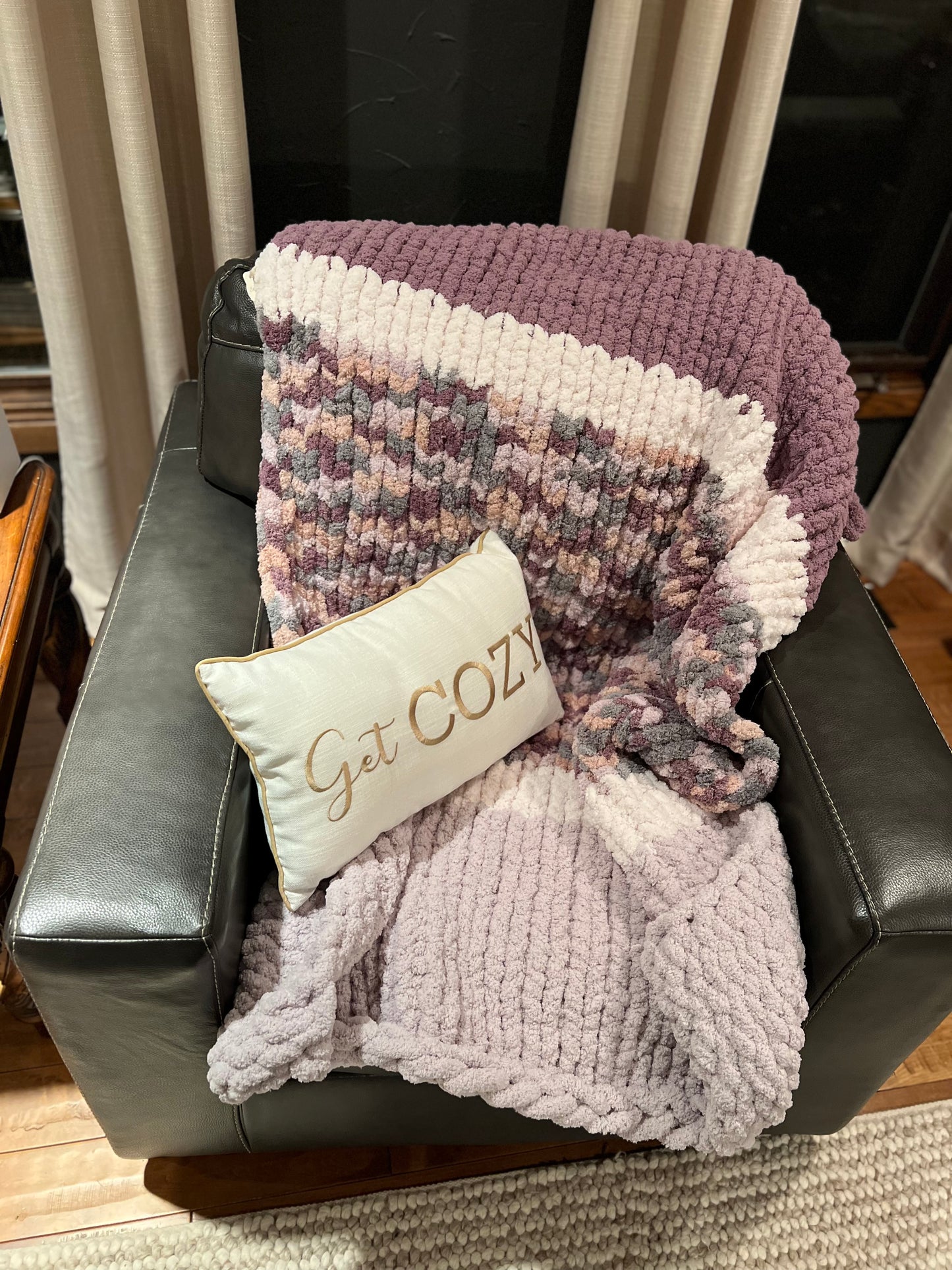 Sugar Plum Chunky Knit Throw Blanket (Large)