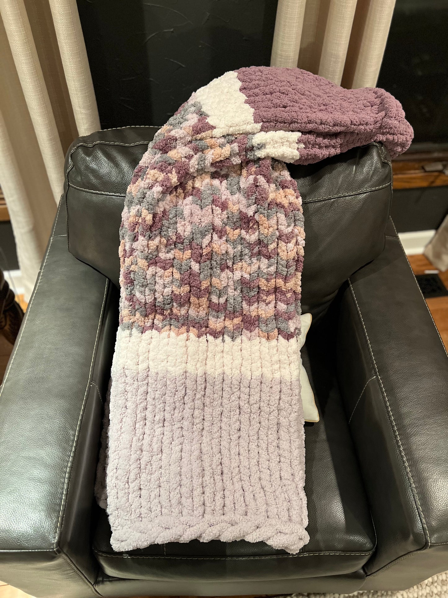 Sugar Plum Chunky Knit Throw Blanket (Large)