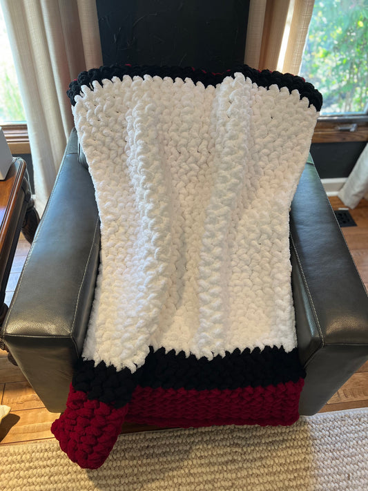 Winterberry Snow Chunky Knit Throw (Large)