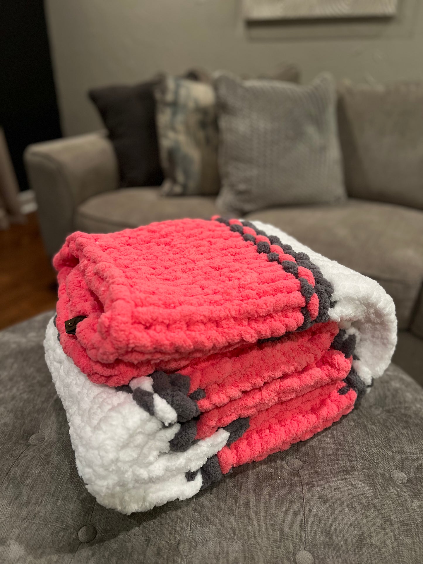 Pink Plush Chunky Knit Throw (Small)