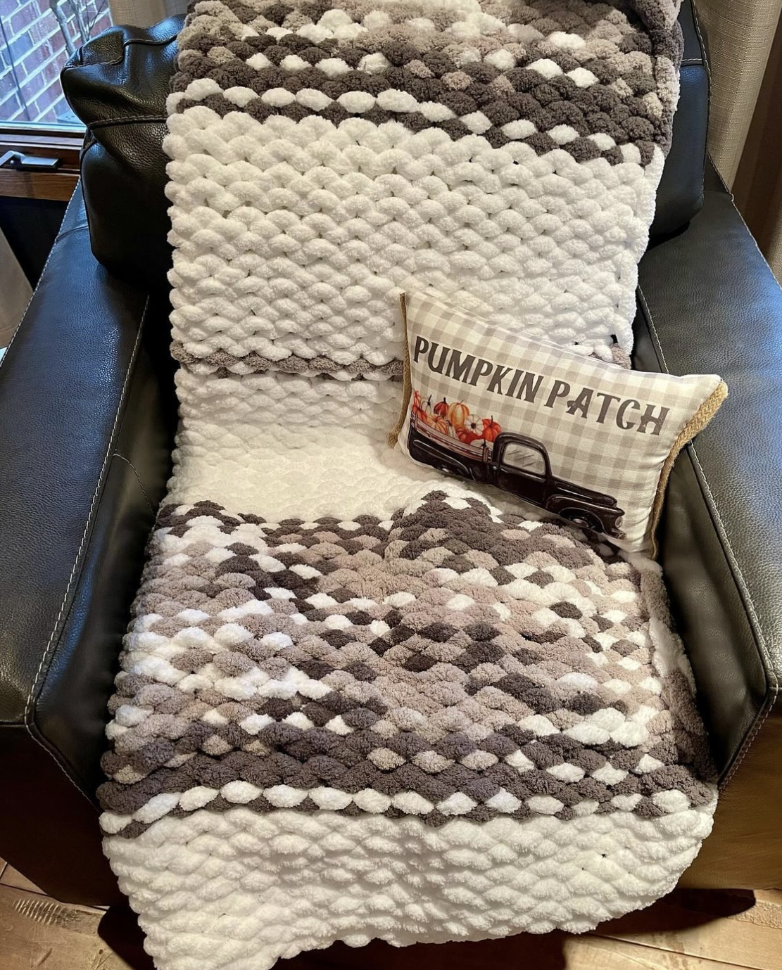 Vanilla Latte Splash Chunky Knit Throw (Large)