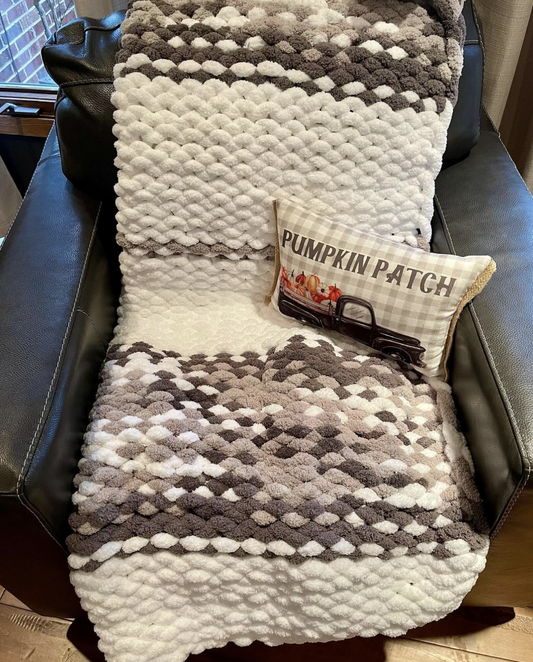 Vanilla Latte Splash Chunky Knit Throw (Large)